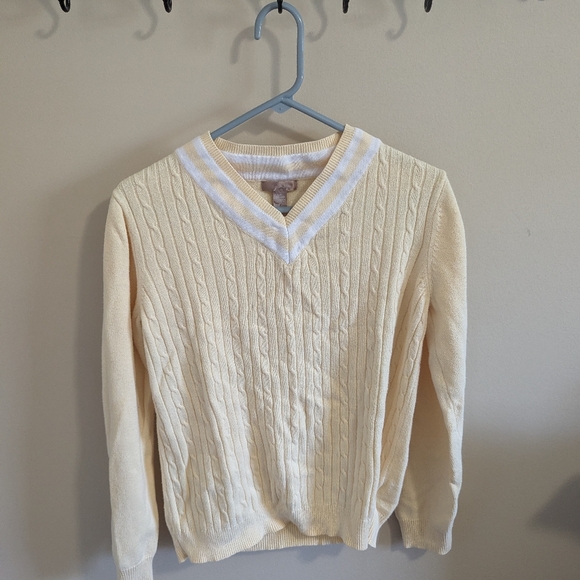 White Stag Sweater - Picture 1 of 3